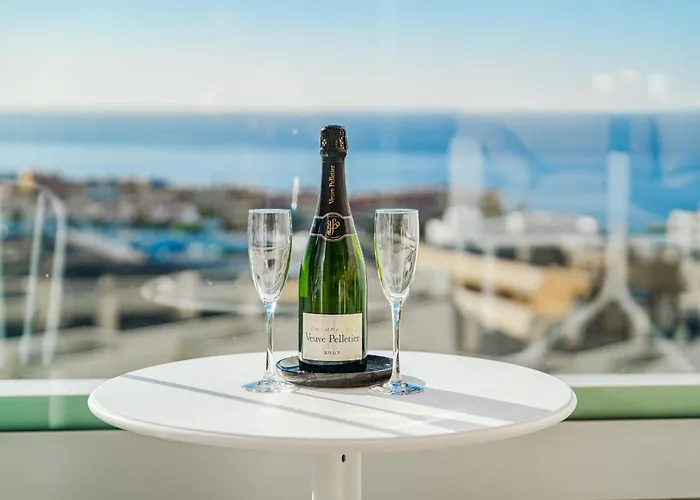 Sundream Escape - Penthouse With Ocean View, Airco, Heated Pool *